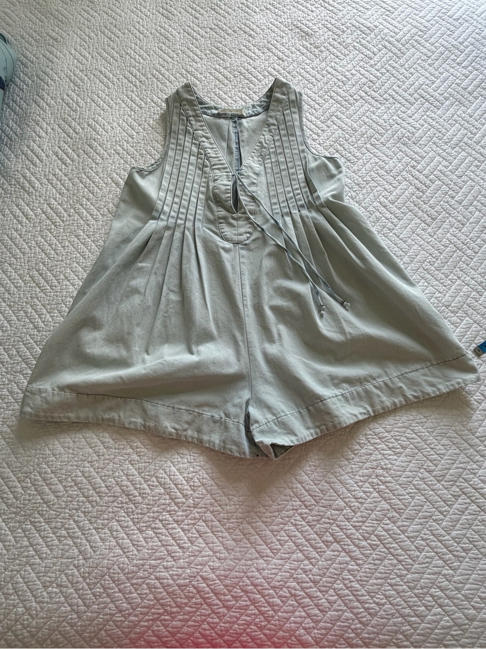 Women's Denim Sleeveless V-Neck Romper - Picture 14 of 15